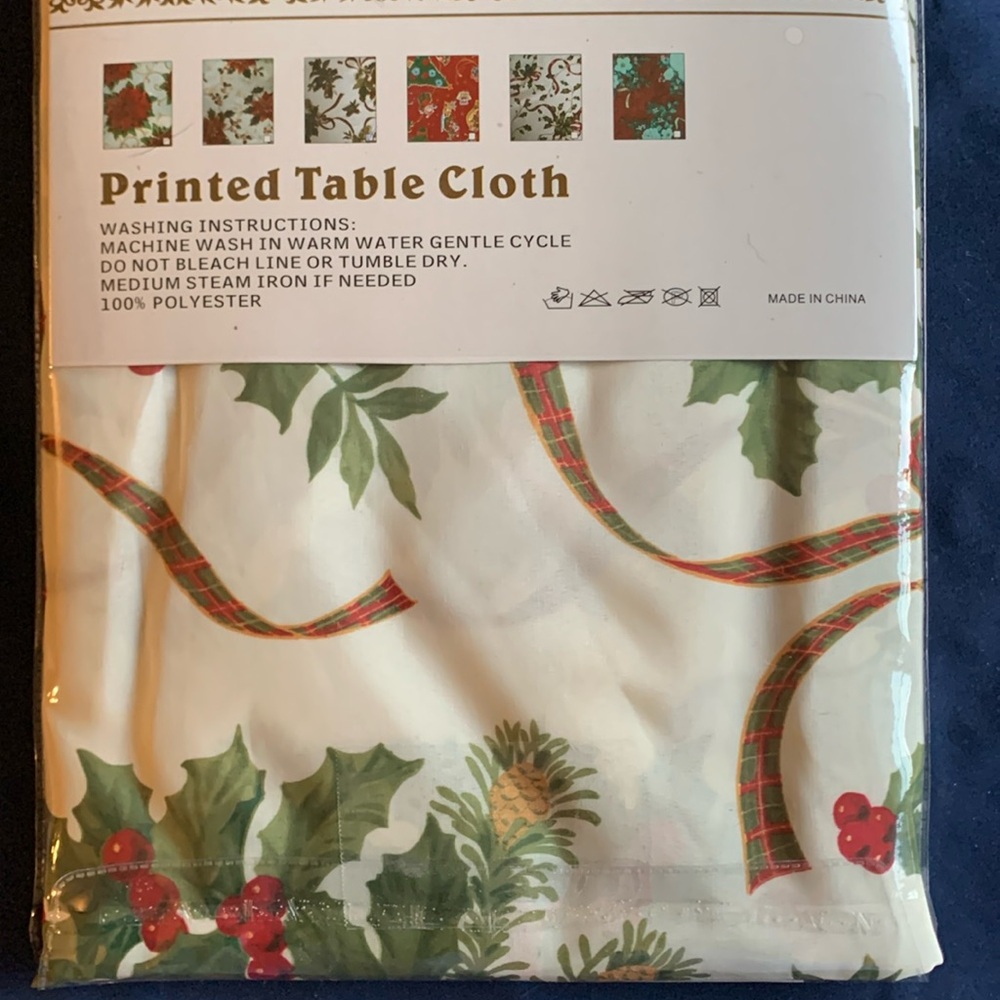 NIP Printed Christmas 60” X 90” Table Cloth